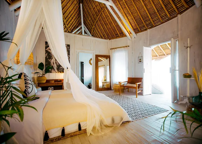 Tropical Glamping Nusa Penida Diamond Beach - Cliff Side Edge